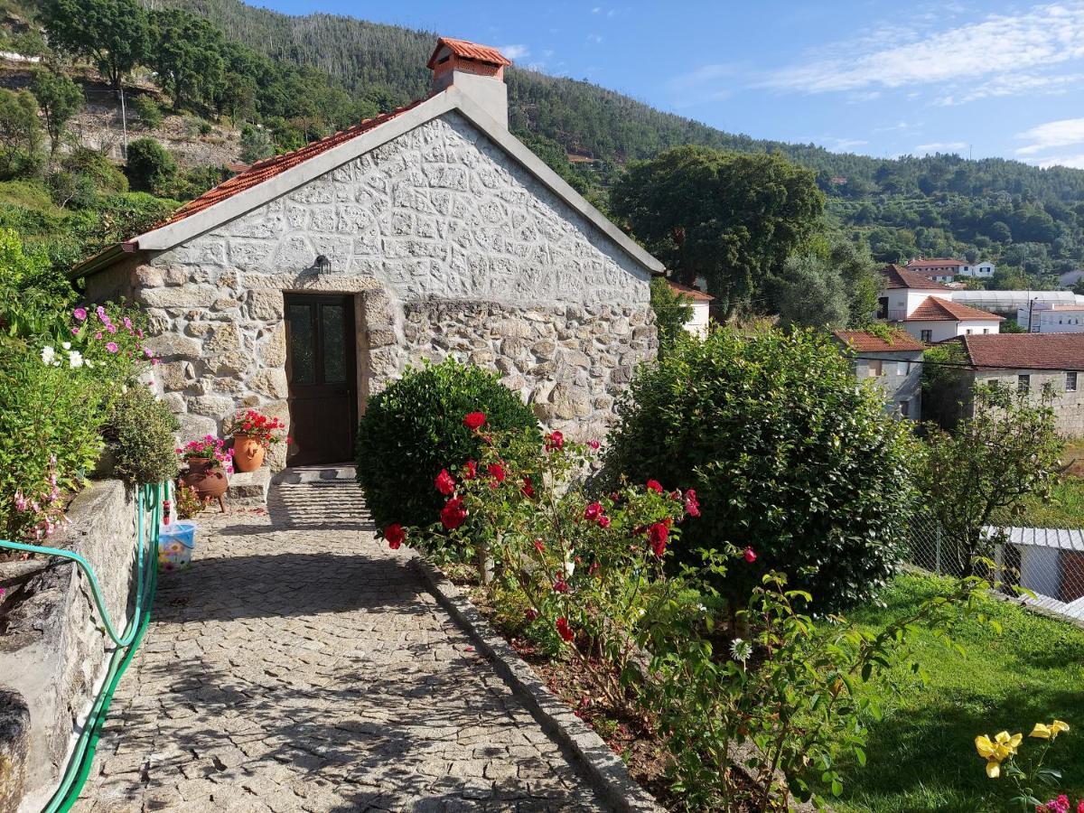 Castelo Dos Sonhos Hotell Valadares  Eksteriør bilde